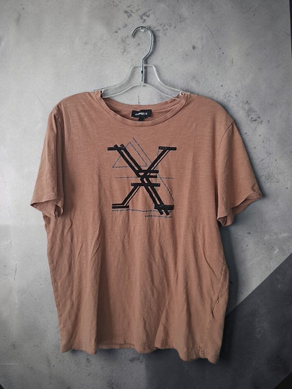 Express Men's Dusty Rose Graphic Tee with Black Print